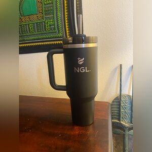 NWT Stanley Adventure 40 oz Quencher H2.0 Tumbler Black w/ NGL logo